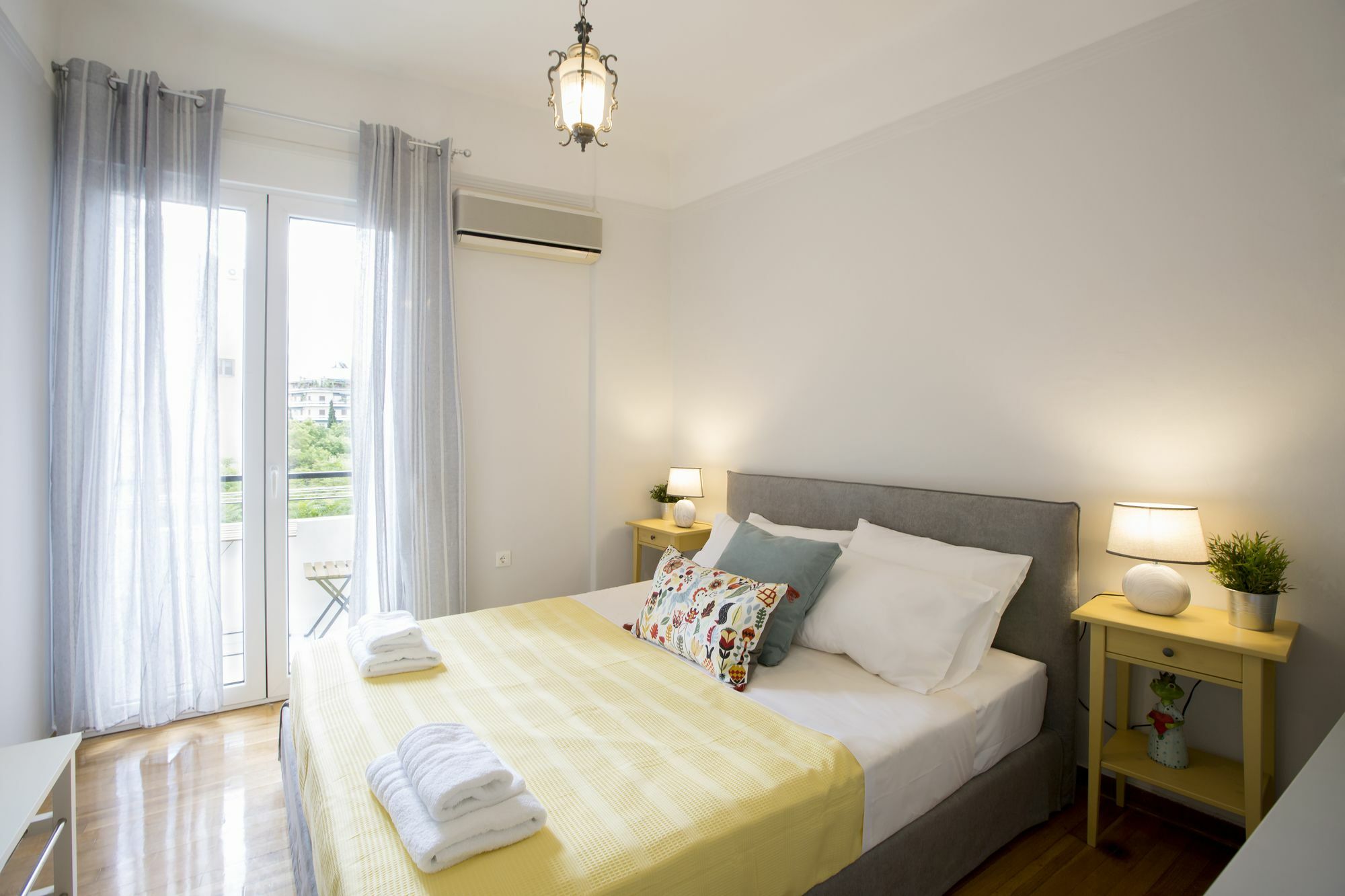 Attractive Flat Near The Acropolis Museum & Metro Station By Athenian Homes Bagian luar foto